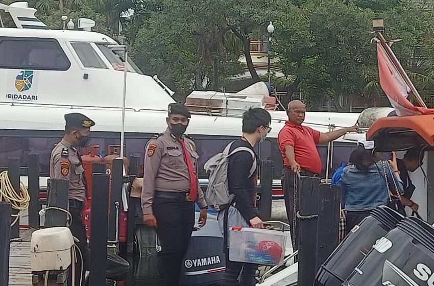  Pengamanan di Dermaga Keberangkatan oleh Sat Pam Obvit, Wujudkan Rasa Nyaman Bagi Wisatawan