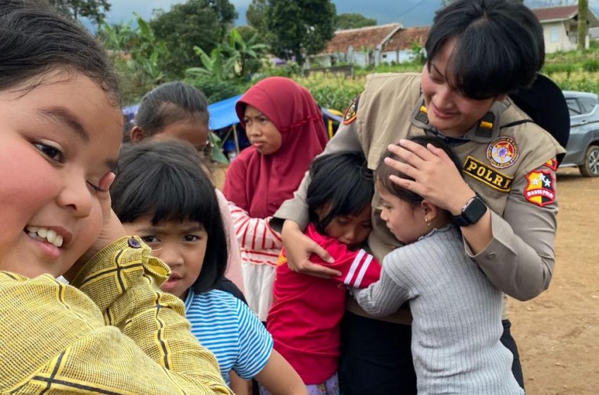  Upaya Polri Kembalikan Senyum Anak-anak dan Ibu-ibu Korban Gempa