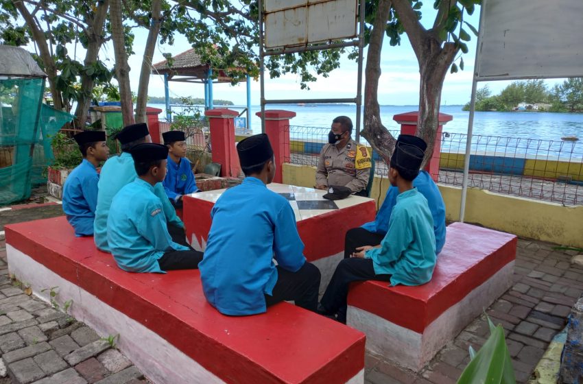  Berikan Motivasi, Bhabinkamtibmas Polsek Kepulauan Seribu Utara Laksanakan Police Goes To School