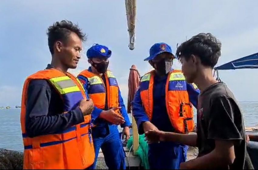  Sambang Kapal Nelayan, Sat Polair Polres Kep. Seribu Imbauan Keselamatan Berlayar