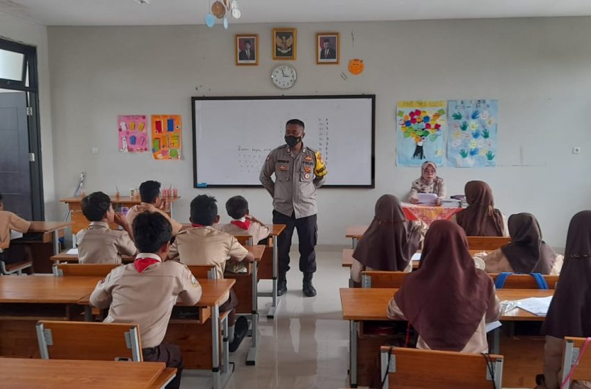  Police Goes To School, Bhabinkamtibmas Kepulauan Seribu Berikan Edukasi Bahaya Narkoba