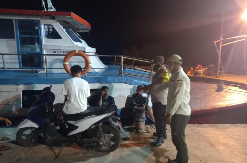  Kondusivitas Wilayah, Polsek Kepulauan Seribu Selatan Laksanakan Patroli Malam