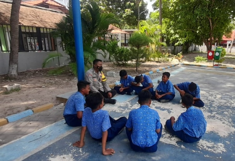  Bhabinkamtibmas Polres Kepulauan Seribu  Motivasi Pelajar SMP
