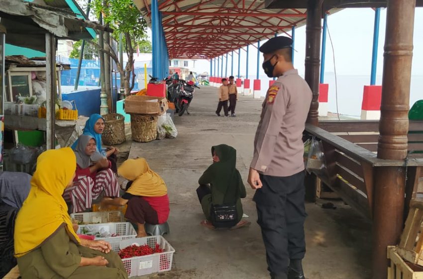  Pantau Wilayah, Sat Samapta Polres Kepulauan Seribu Laksanakan Patroli Jalan Kaki
