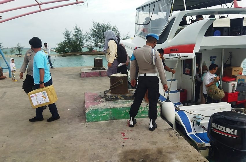 Polres Kepulauan Seribu Berikan Pengamanan Di Dermaga Kedatangan Terhadap 462 Penumpang