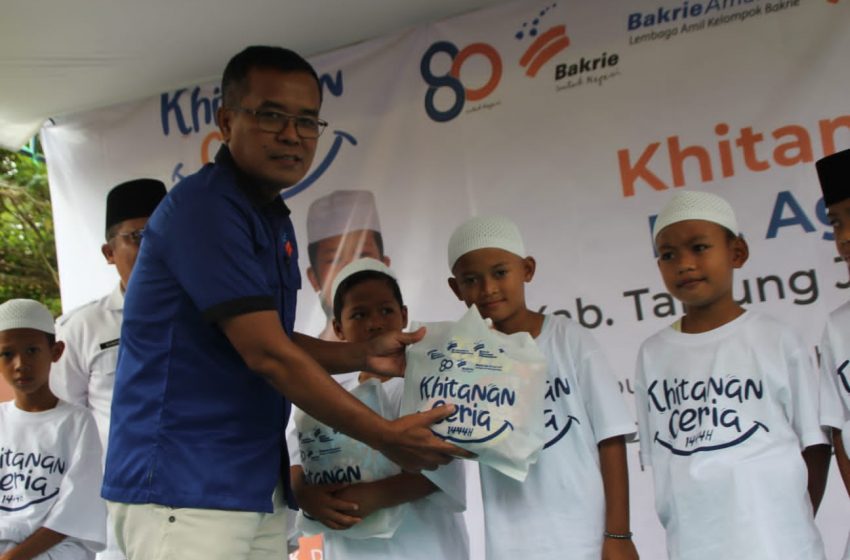  Khitanan Ceria Bakrie Amanah 250 Anak di 4 Titik Unit Bakrie Sumatera Plantations