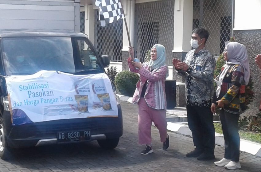 Jaga Stabilitas Harga, BULOG Kanwil Yogyakarta bersama Disperindag DIY Luncurkan Program SPHP Beras di Tingkat Konsumen