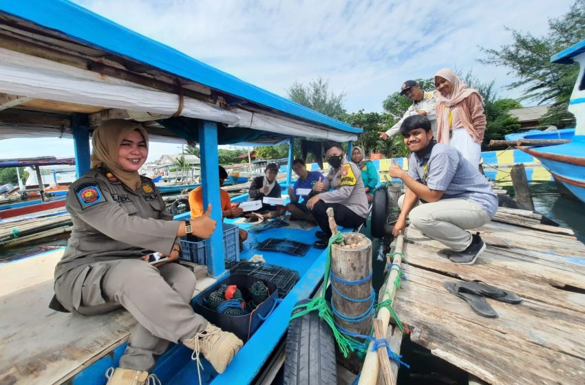  Bersinergi Dengan Satpol PP, Bhabinkamtibmas Polsek Kepulauan Seribu Selatan Sambangi Warganya