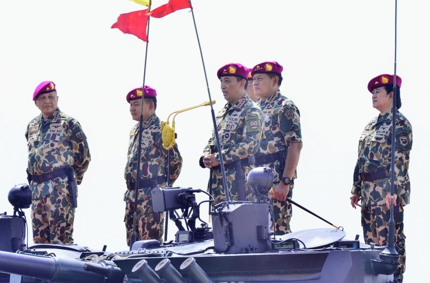  Kapolri Disematkan Warga Kehormatan Marinir, Sinergitas TNI-Polri Makin Kokoh