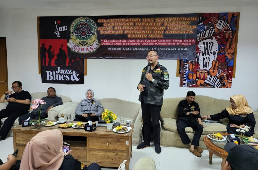  Fahira Idris Serahkan Piagam Penghargaan untuk Ketua GIBAS Provinsi DKI Jakarta