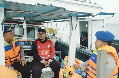 Patroli Sambang Sat Polair, Berikan Edukasi Kepada Nelayan