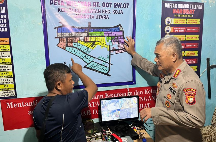  Direktur Binmas Polda Metro Jaya Kunjungi Pos Kamling Melati RW07 Koja