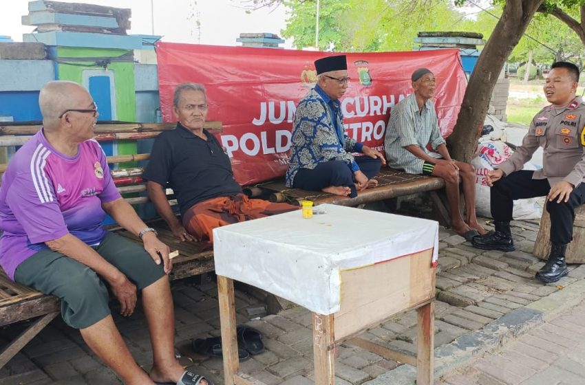  Jumat Curhat, Bhabin Pulau Untung Jawa Kumpul Santai Bersama Tomas dan Warga