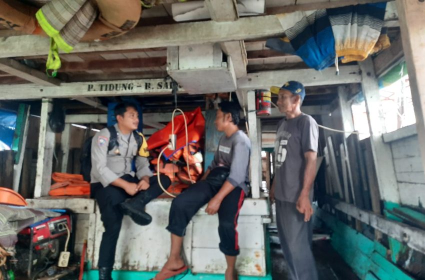  Pak Bhabin Sambang Nahkoda dan ABK Imbau Terapkan Prosedur Keselamatan Berlayar