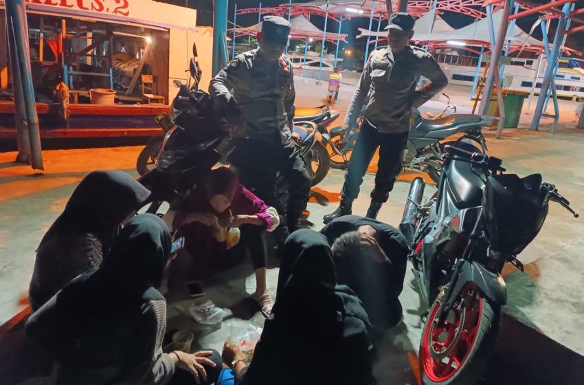  Sambangi Remaja, Anggota Patroli Ramadhan Polsek Kepulauan Seribu Utara Himbau Hindari Kriminal
