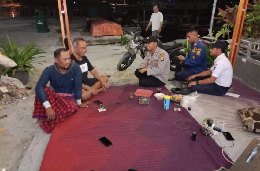  Patroli Malam Ramadan Ajak Tokoh Masyarakat Pulau Pari Lawan Informasi Hoax