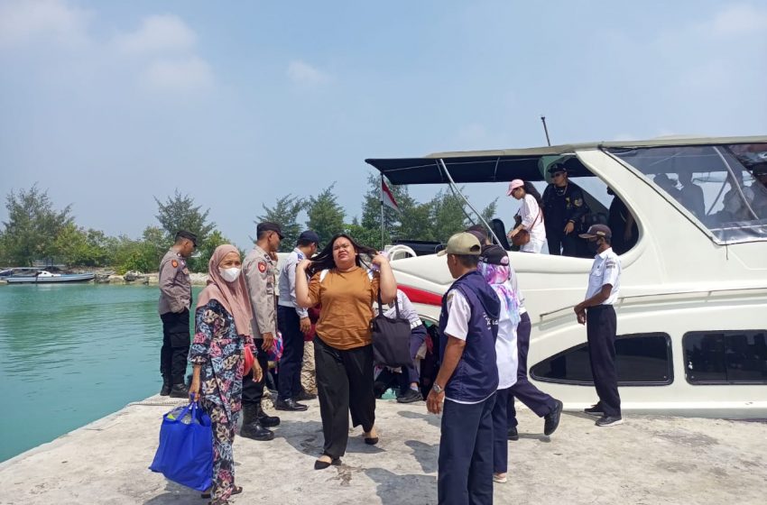  Pengamanan Dermaga Pulau Tidung Pantau Kedatangan Penumpang