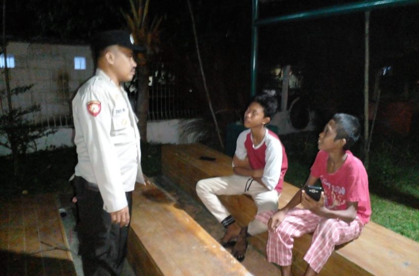  Patroli Malam Pulau Untung Jawa Cegah Kenakalan Remaja