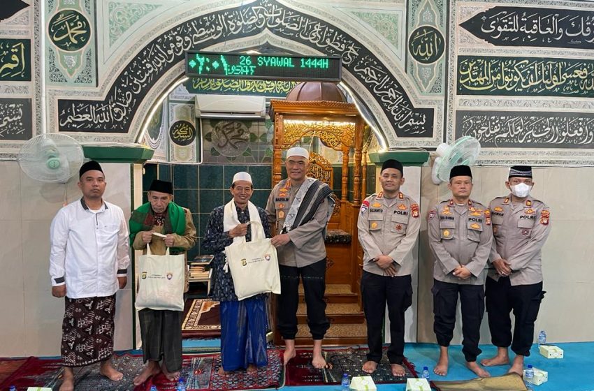  Ditbinmas PMJ Giat Suling dan Serahkan 100 Paket Sembako di Masjid As Syukur