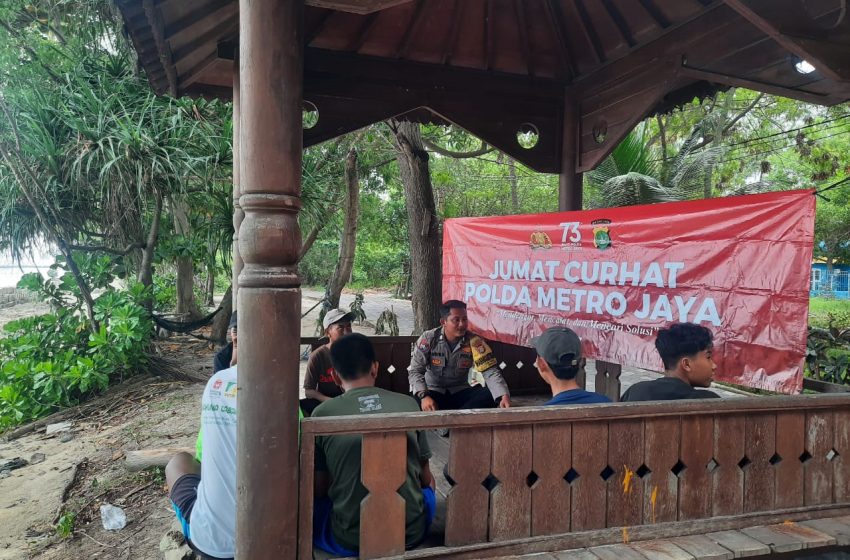  Bhabinkamtibmas Pulau Tidung Berdialog dengan Pelajar dalam Giat Jumat Curhat