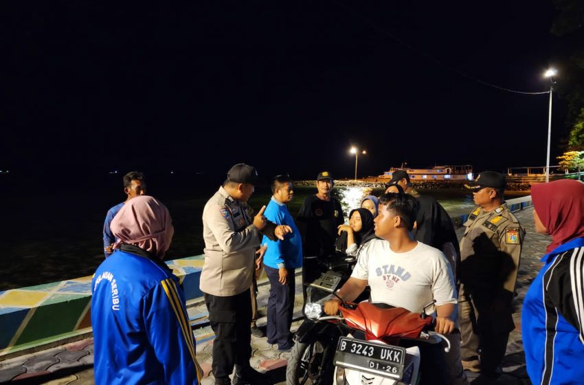  Patroli Malam Pulau Pramuka Cegah Beredarnya Berita Hoax