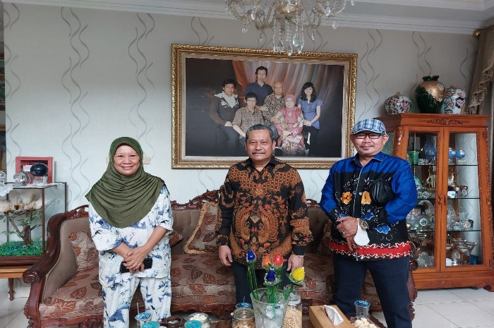  Jelang HUT ke-15, President KAI Kunjungi Keluarga alm Prof Dr. Azyumardi Azra