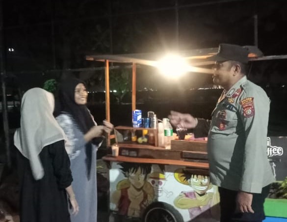  Polsek Kepulauan Seribu Selatan Gelar Patroli Malam di Pulau Untung Jawa untuk Antisipasi Hoax dan Paham Radikal