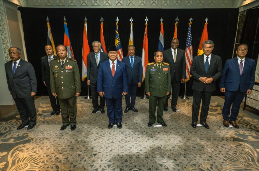  Prabowo Hadiri Pertemuan Multilateral Menhan AS-ASEAN