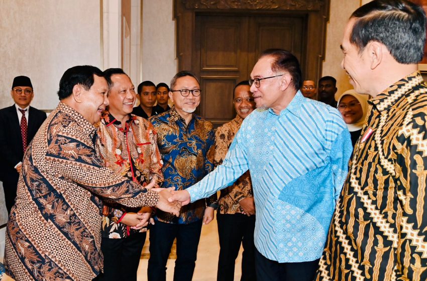  Momen Keakraban Jokowi, Prabowo dan Anwar Ibrahim