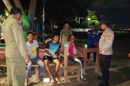 Patroli Malam Polsek Kepulauan Seribu Selatan, Tingkatkan Keamanan dan Perangi Hoax di Pulau Untung Jawa
