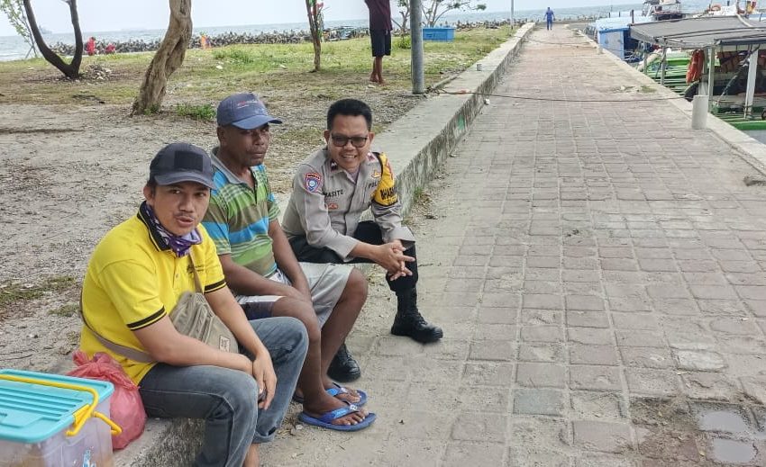  Bhabinkamtibmas Pulau Untung Jawa Polres Kepulauan Seribu Himbau Warga Jaga Kamtibmas 