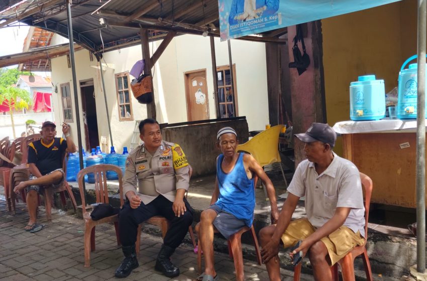  Bhabinkamtibmas Pulau Pramuka Sambangi Masyarakat Toga, Tomas Himbau Keamanan dan Penggunaan Life Jacket