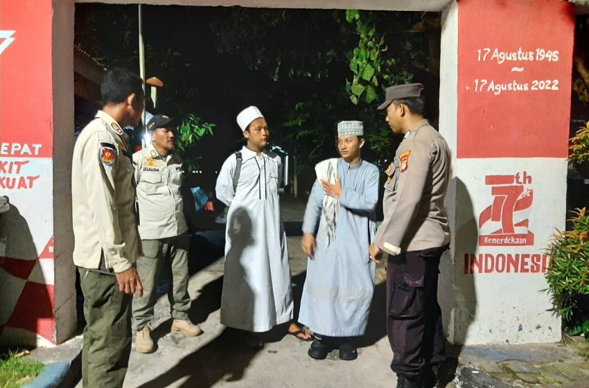  Polsek Kepulauan Seribu Selatan Giat Patroli Malam di Pulau Untung Jawa, Ajak Tokoh Agama Jaga Kamtibmas