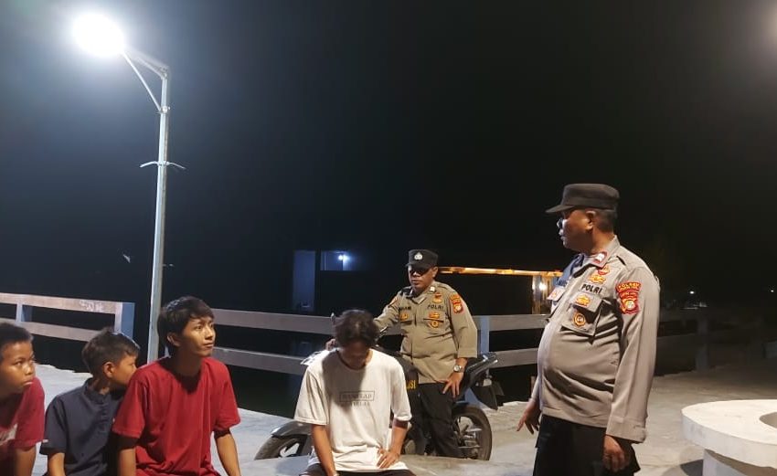  Polsek Kepulauan Seribu Utara Laksanakan Patroli Malam Presisi di Pulau Pramuka