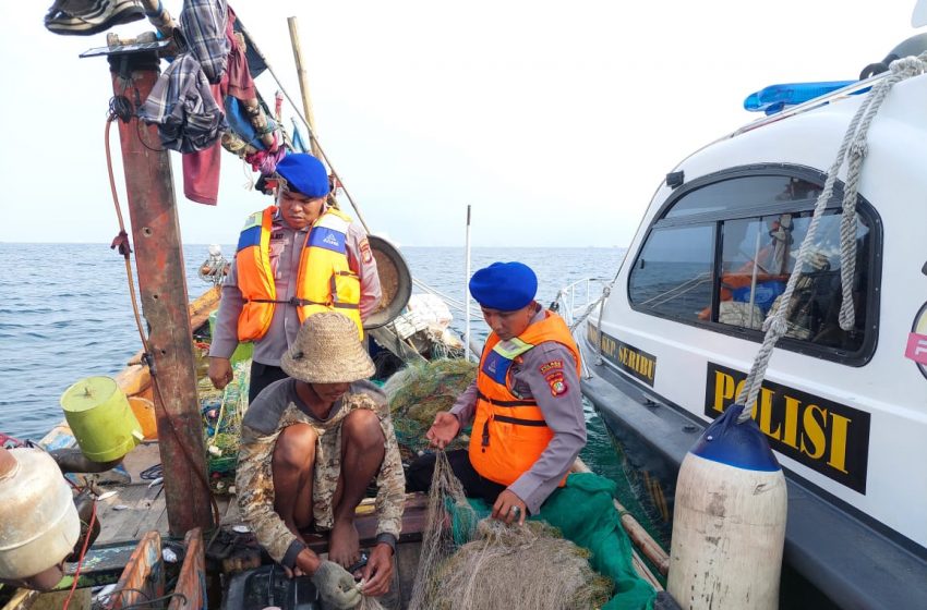  Patroli Laut Satuan Polair Polres Kepulauan Seribu Tingkatkan Keselamatan Berlayar di Perairan Pulau Untung Jawa