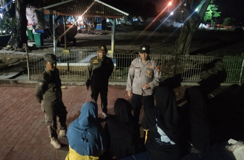  Polsek Kepulauan Seribu Selatan Tingkatkan Patroli Malam untuk Antisipasi Kegiatan Remaja Bergadang
