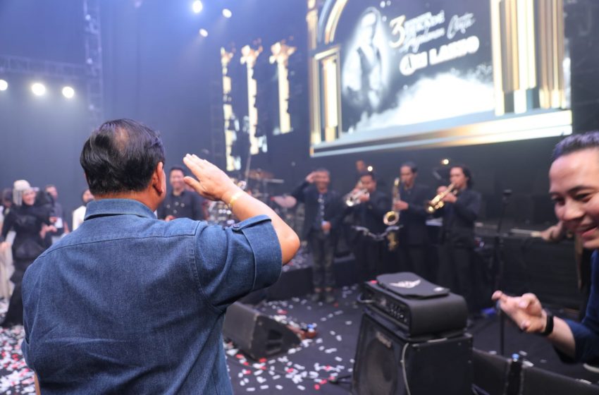  Malam Minggu Prabowo Nonton Konser 3 Dekade Perjalanan Cinta Ari Lasso