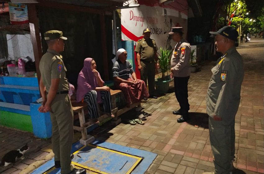  Polsek Kepulauan Seribu Selatan Gelar Patroli Malam Dialogis