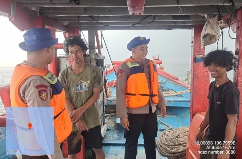  Tim Patroli Satuan Polair Polres Kepulauan Seribu Himbau Keselamatan Berlayar di Perairan Pulau Ayer