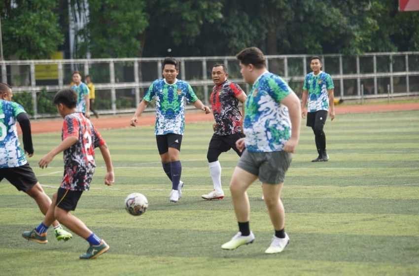  Sepakbola Eksibisi Kesebelasan TNI Polri Versus Kaesang FC