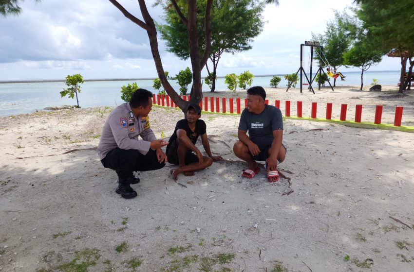  Bhabinkamtibmas Pulau Pramuka Sambangi Warga, Tingkatkan Keamanan Bersama