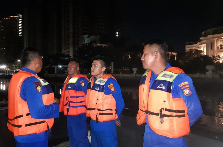  Team Patroli Satuan Polair Polres Kepulauan Seribu Kawal Keamanan Malam di Perairan Pulau Untung Jawa