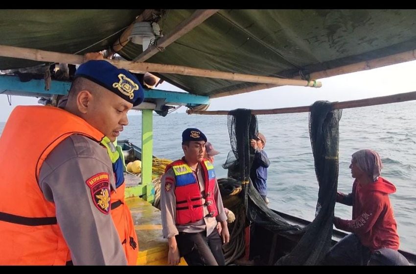  Team Patroli Satpolair Polres Kepulauan Seribu Himbau Kamtibmas dan Keselamatan di Pulau Pramuka
