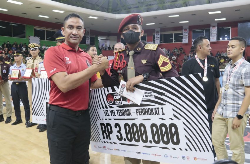  Wakapolda Metro Jaya di Penutupan Tournament Kapolri Cup Basketball Tournament 2023