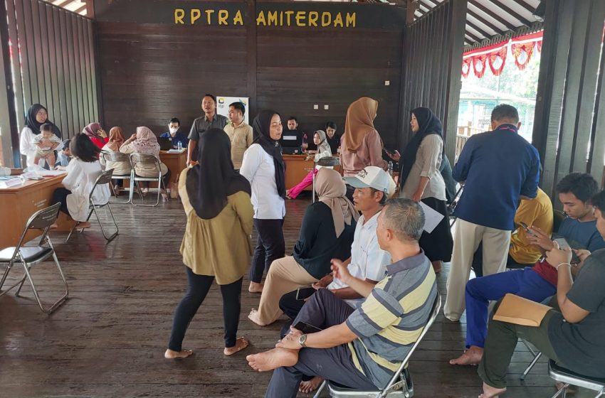  Polres Kepulauan Seribu dan PTSP Gelar PTK dengan 37 Layanan SKCK di RPTRA Amiterdam Pulau Untung Jawa