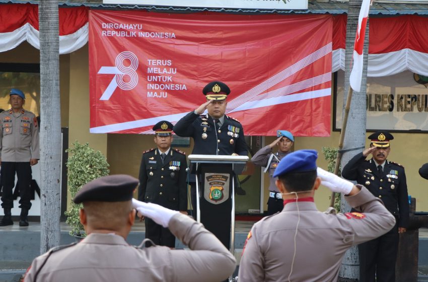  Kapolres Kepulauan Seribu Pimpin Upacara Peringatan HUT Kemerdekaan RI Ke-78 di Kantor Perwakilan Polres Marina Ancol