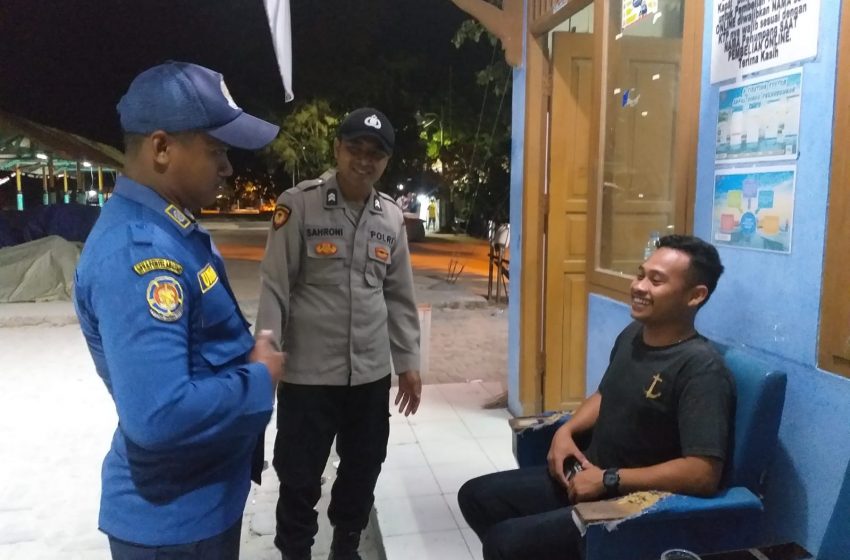  Polsek Kepulauan Seribu Selatan Patroli Malam di Pulau Tidung, Sosialisasi Keamanan dan Pelayanan 
