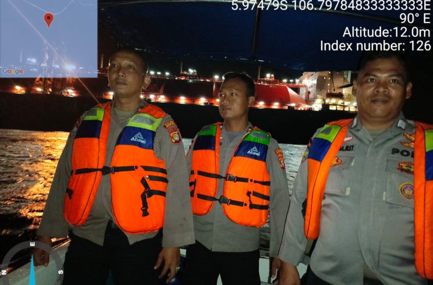 Team Patroli Laut Polair Polres Kepulauan Seribu Jalankan Patroli Malam di Perairan Pulau Untung Jawa