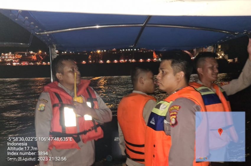  Patroli Malam SatPolair Polres Kepulauan Seribu di Perairan Pulau Untung Jawa