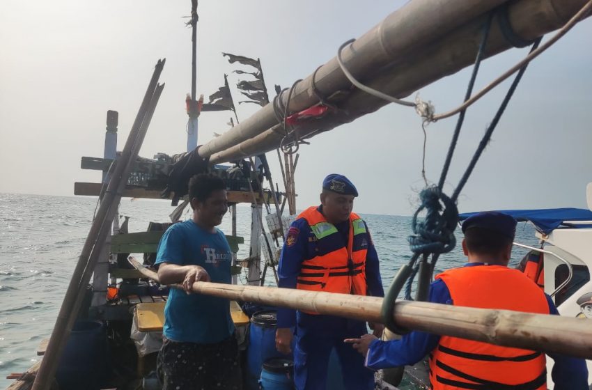  Team Patroli Satpolair Polres Kepulauan Seribu Patroli Laut di Pulau Untung Jawa
